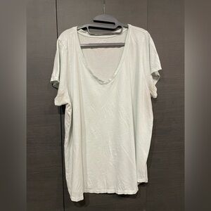 TORRID V NECK CLASSIC FIT TEE